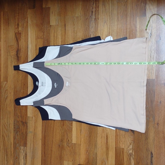 Bundle Of Old Navy First layer Tanks In Women's Size XL - Picture 12 of 15